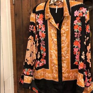 *FREE PEOPLE EXCLUSIVE* beautiful silk top